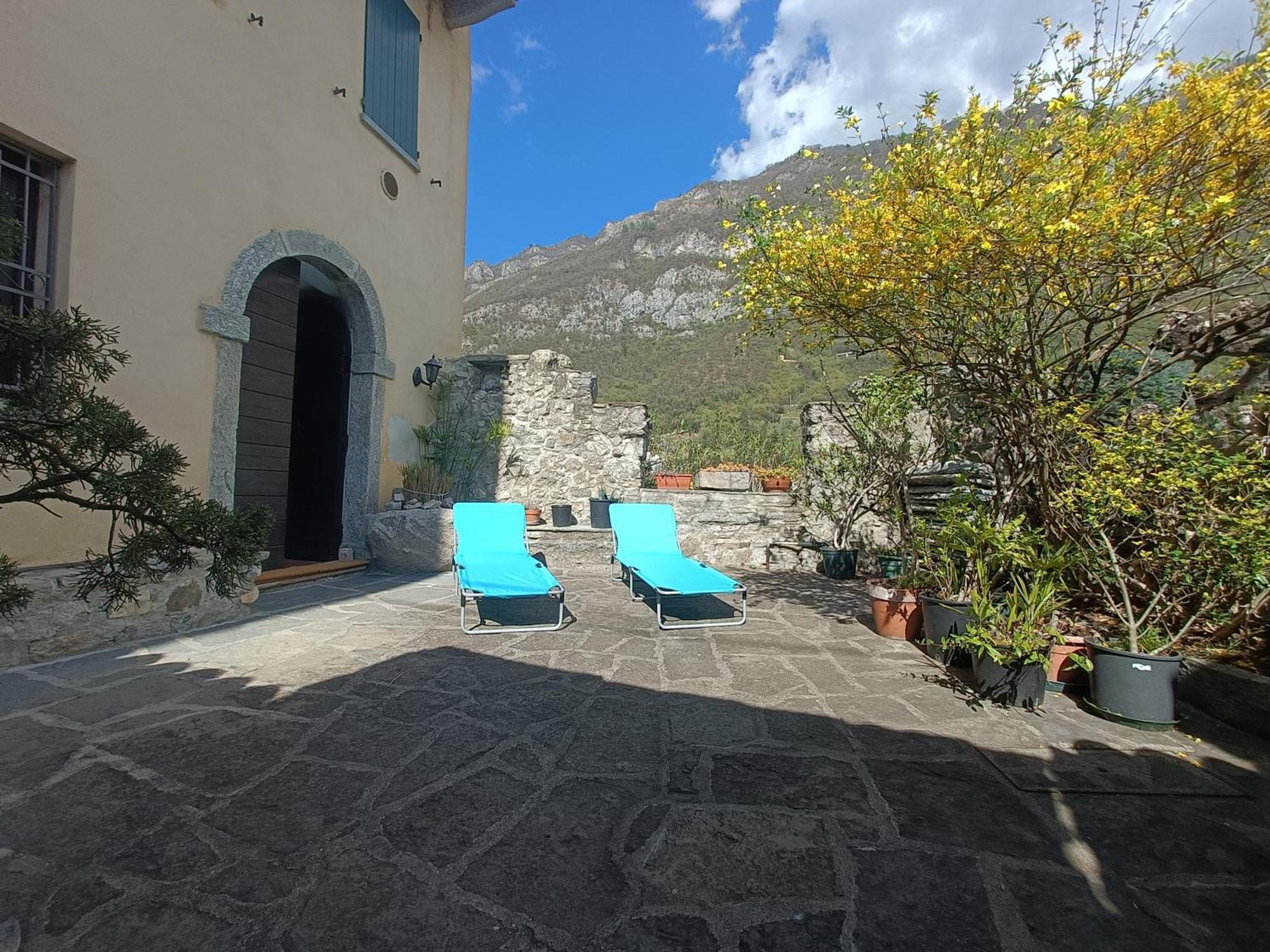 Riva Bianca Castle Holiday Home Lierna Exterior foto