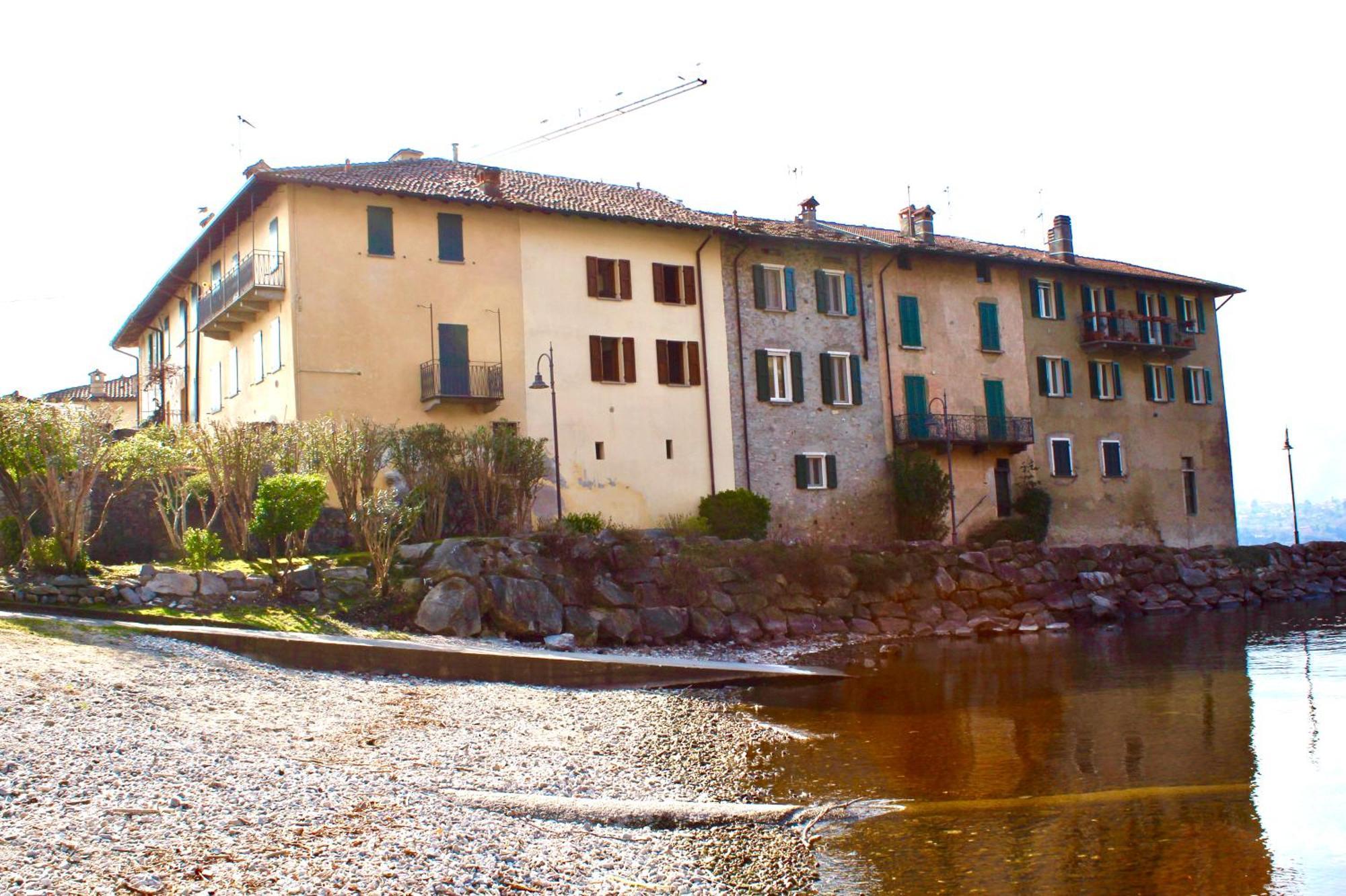 Riva Bianca Castle Holiday Home Lierna Exterior foto